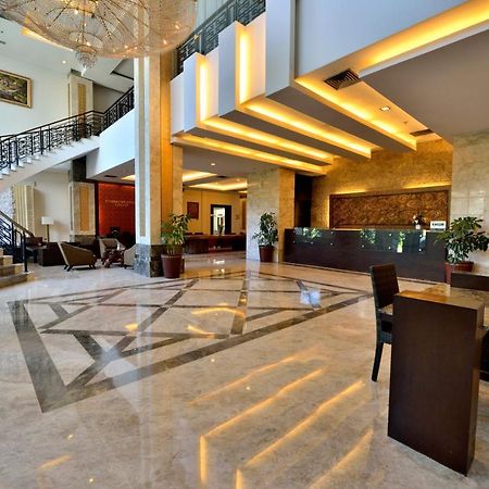 בנדונג Gino Feruci Kebon Jati By Kagum Hotels מראה חיצוני תמונה