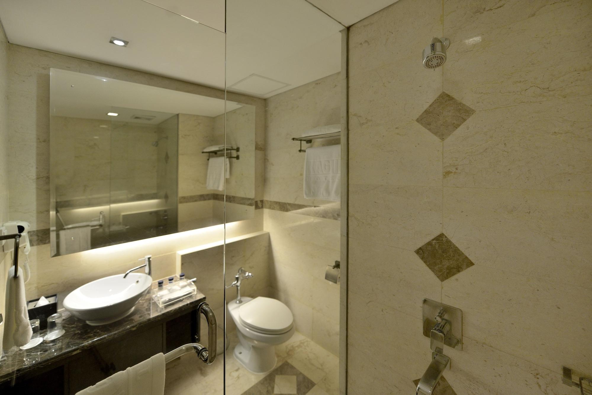 בנדונג Gino Feruci Kebon Jati By Kagum Hotels מראה חיצוני תמונה