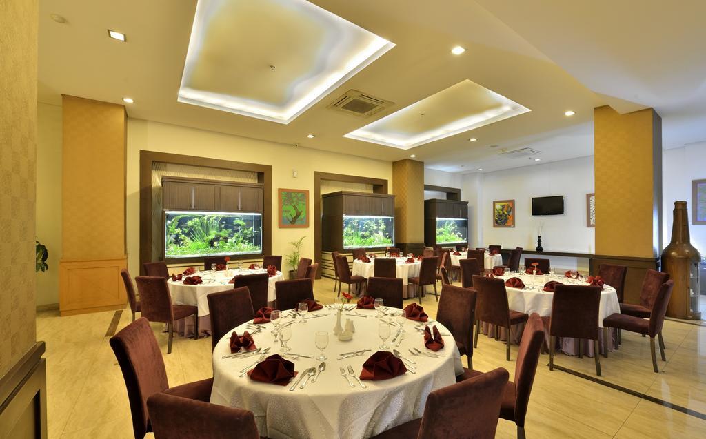 בנדונג Gino Feruci Kebon Jati By Kagum Hotels מראה חיצוני תמונה
