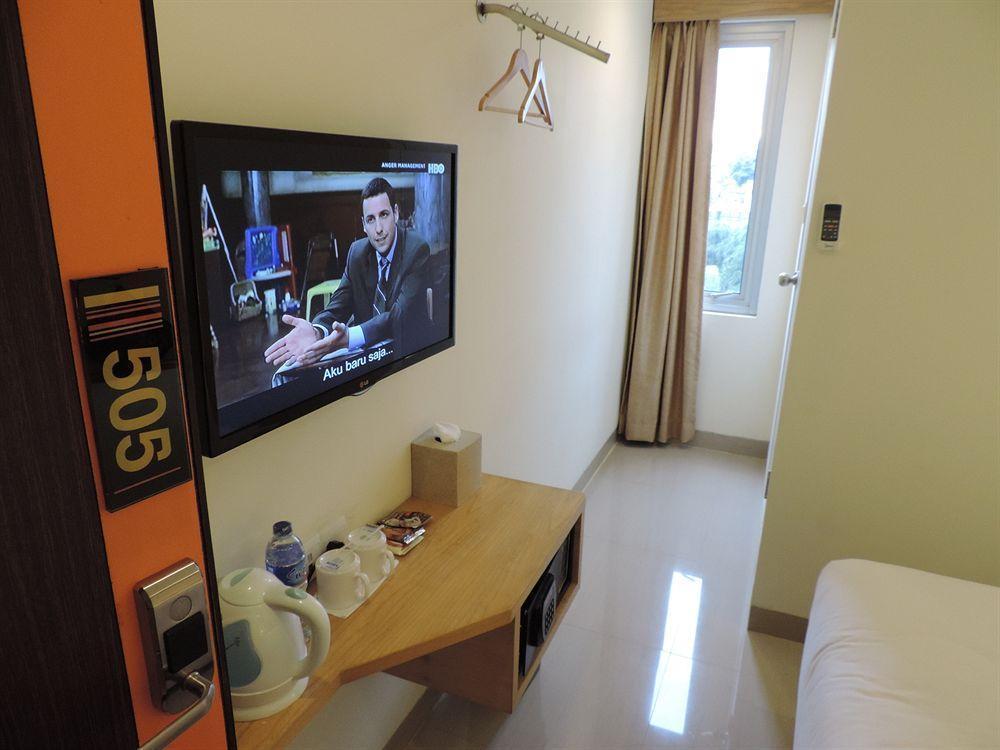 בנדונג Gino Feruci Kebon Jati By Kagum Hotels מראה חיצוני תמונה