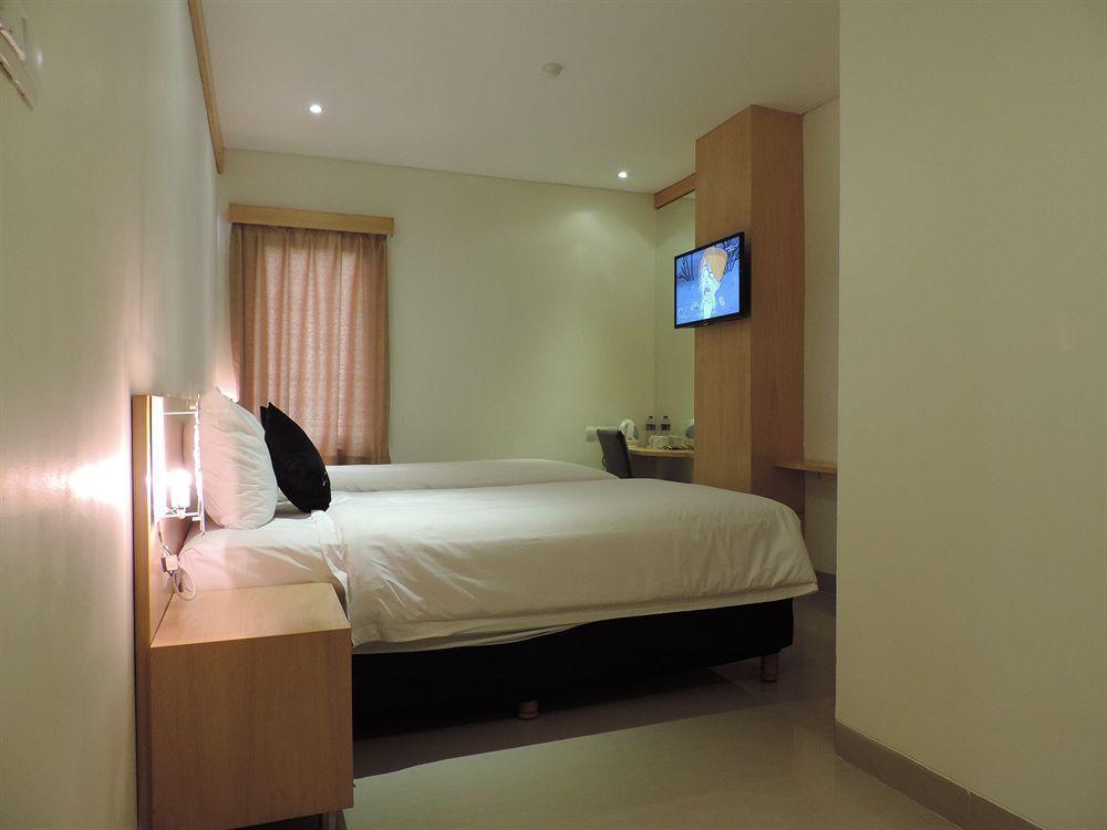 בנדונג Gino Feruci Kebon Jati By Kagum Hotels מראה חיצוני תמונה