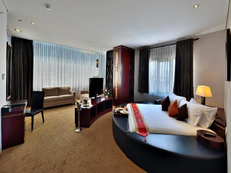 בנדונג Gino Feruci Kebon Jati By Kagum Hotels מראה חיצוני תמונה