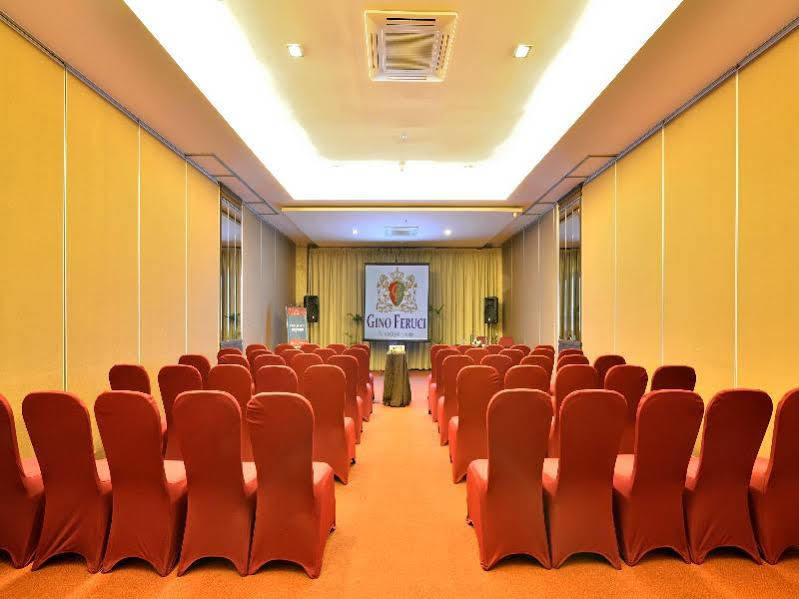 בנדונג Gino Feruci Kebon Jati By Kagum Hotels מראה חיצוני תמונה