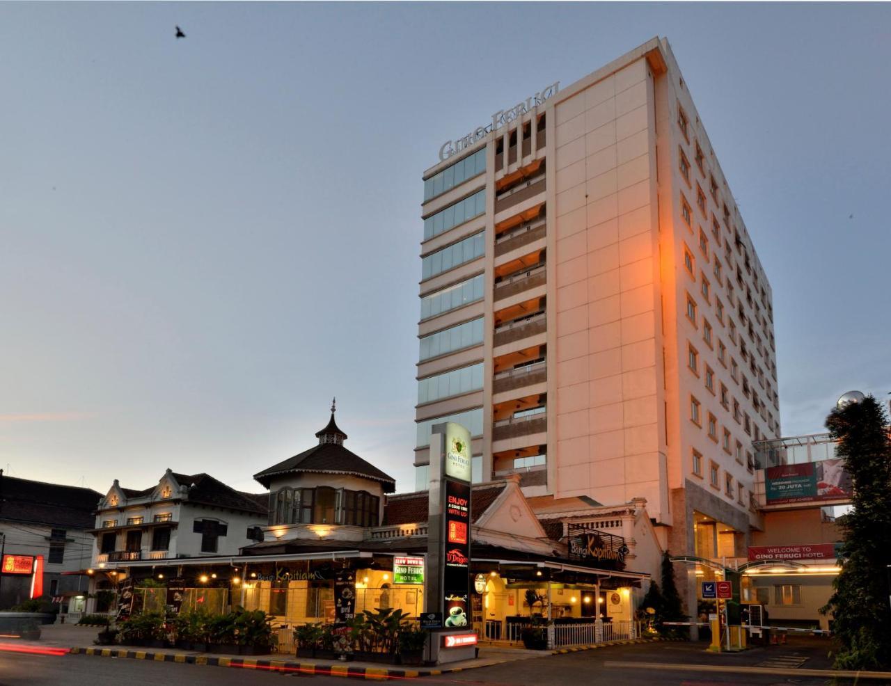 בנדונג Gino Feruci Kebon Jati By Kagum Hotels מראה חיצוני תמונה